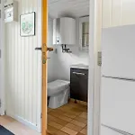 Feriehus 4 Bedroom Amazing In Idestrup Bøtø By