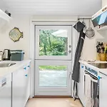 Feriehus 4 Bedroom Amazing In Idestrup Bøtø By