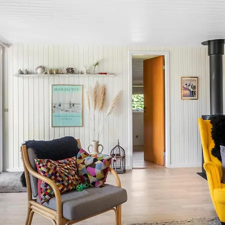 4 Bedroom Amazing In Idestrup Feriehus Bøtø By
