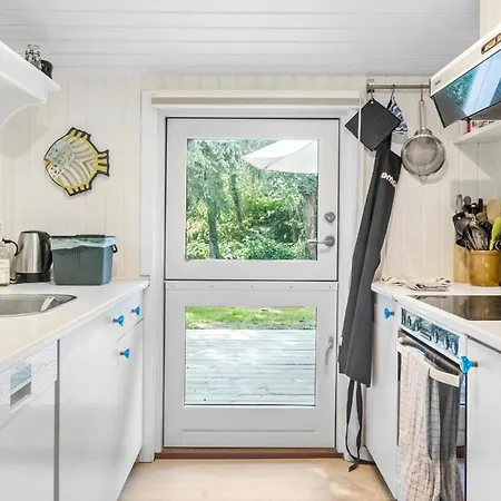 Nyaraló 4 Bedroom Amazing In Idestrup Bøtø By
