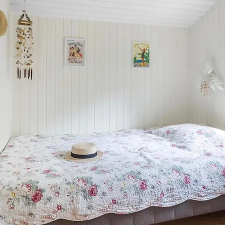 4 Bedroom Amazing In Idestrup Nyaraló Bøtø By