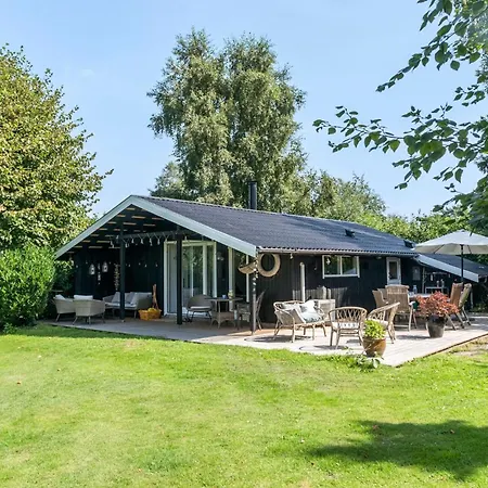 4 Bedroom Amazing In Idestrup Bøtø By